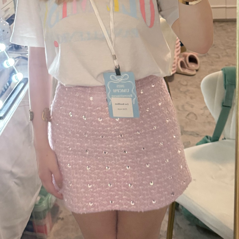 Chic Pink Tweed Mini Skirt